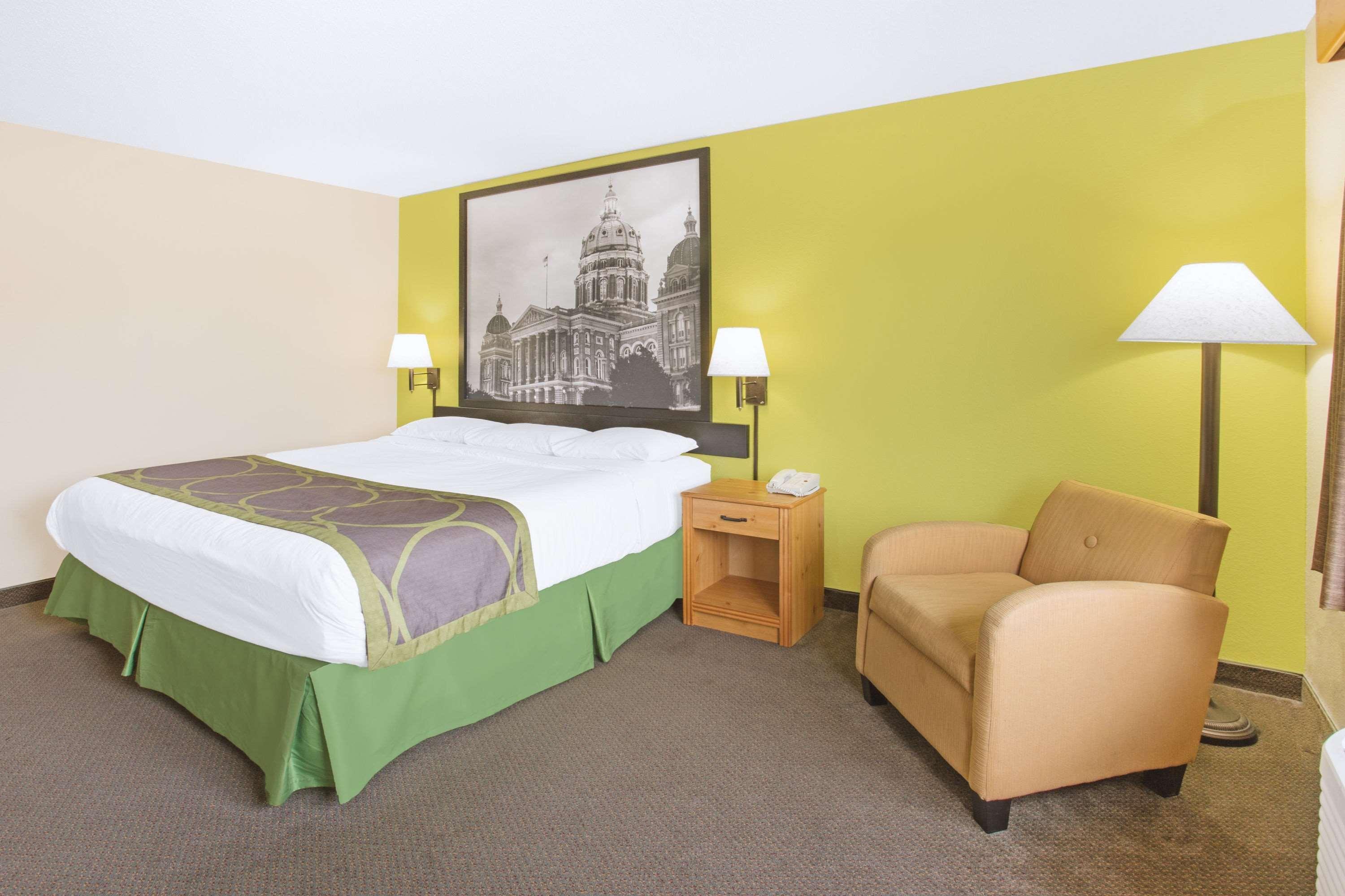 Super 8 by Wyndham Davenport Hotell Eksteriør bilde